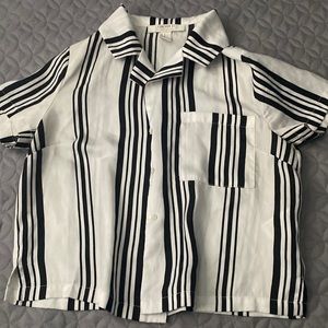 Black and white Cropped button up shirt.